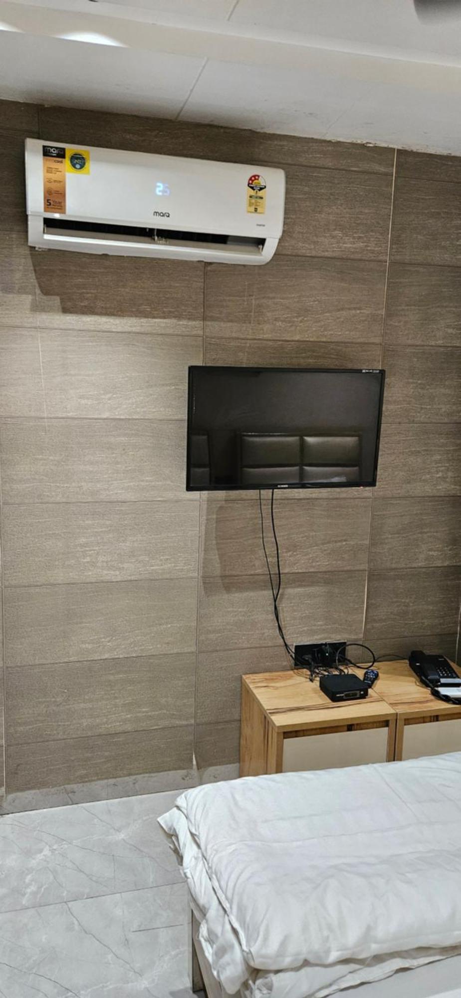 Stayez Studio Apartments 印多尔 外观 照片