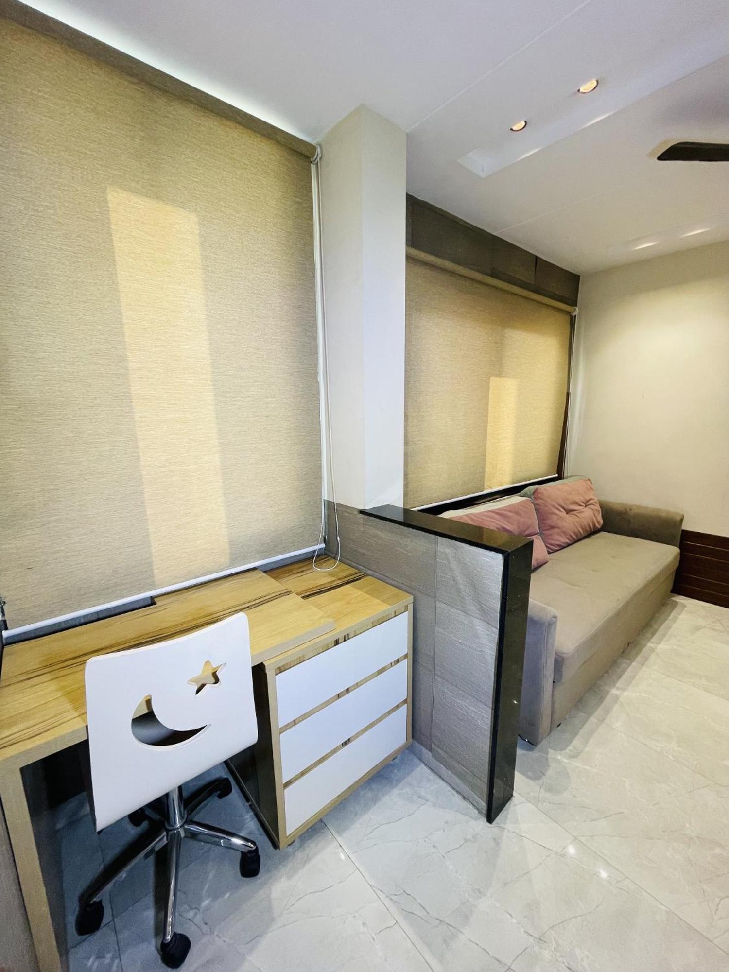 Stayez Studio Apartments 印多尔 外观 照片
