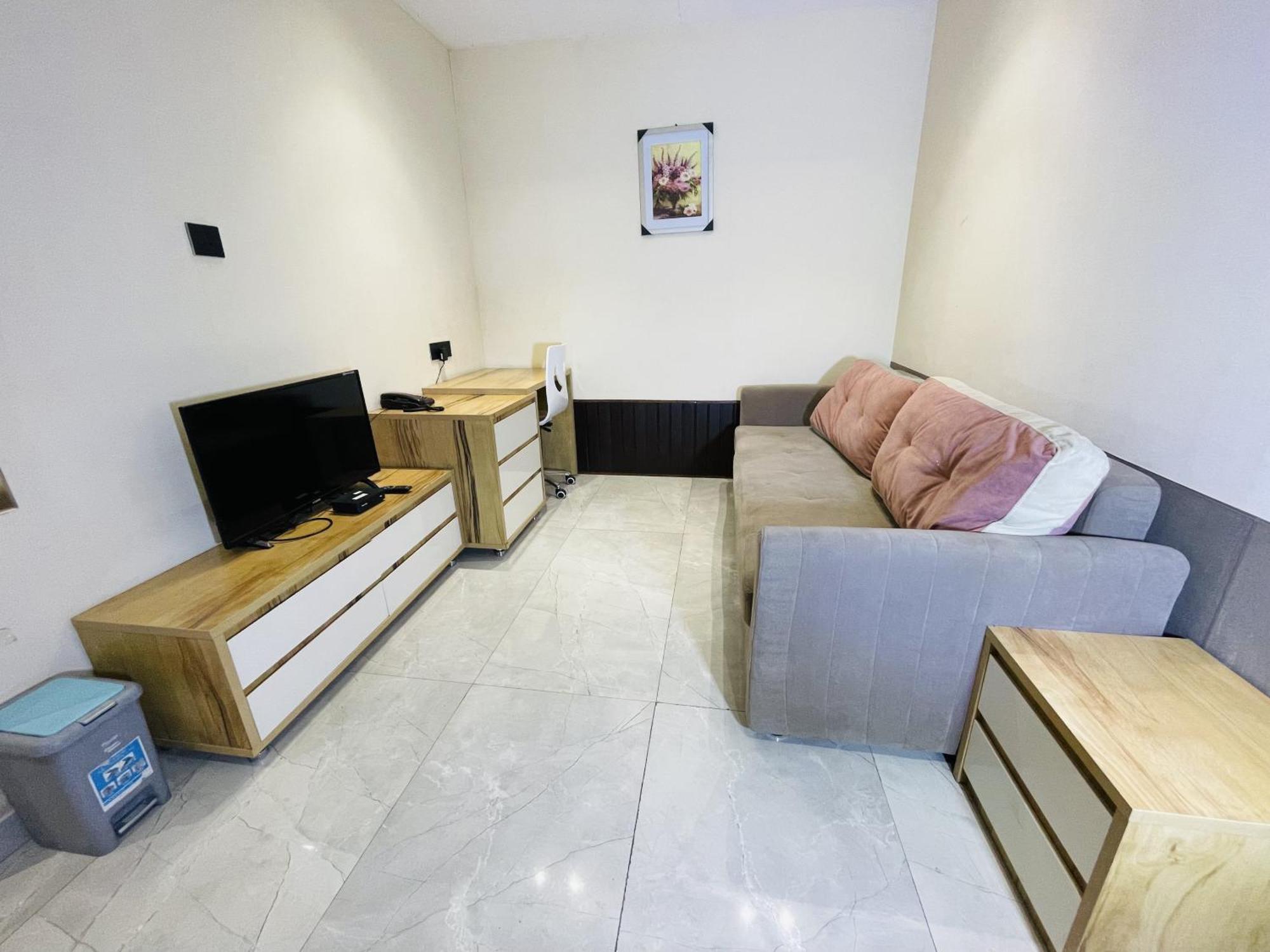 Stayez Studio Apartments 印多尔 外观 照片