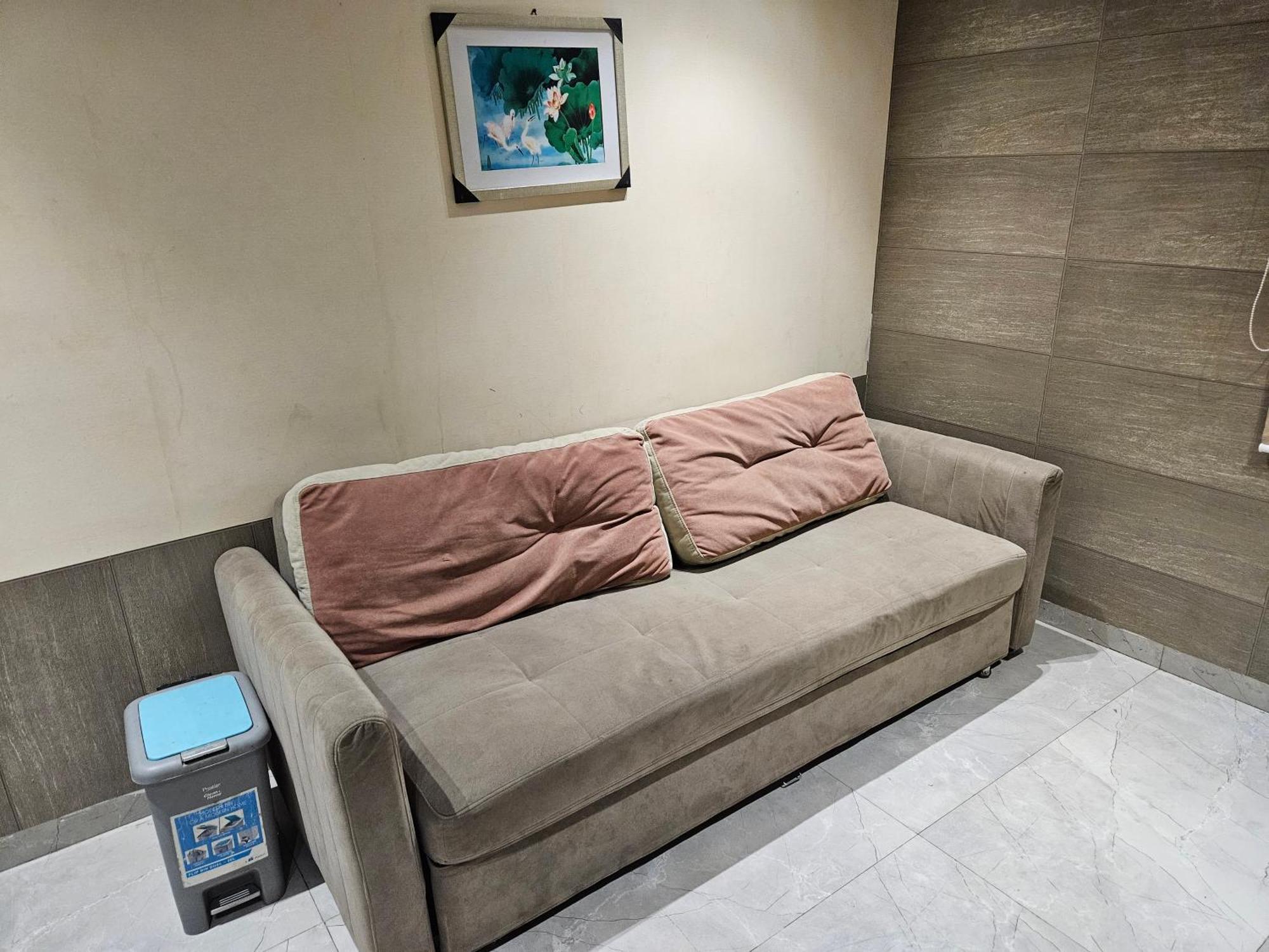Stayez Studio Apartments 印多尔 外观 照片