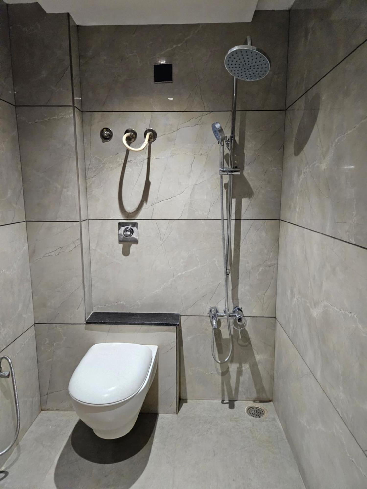 Stayez Studio Apartments 印多尔 外观 照片