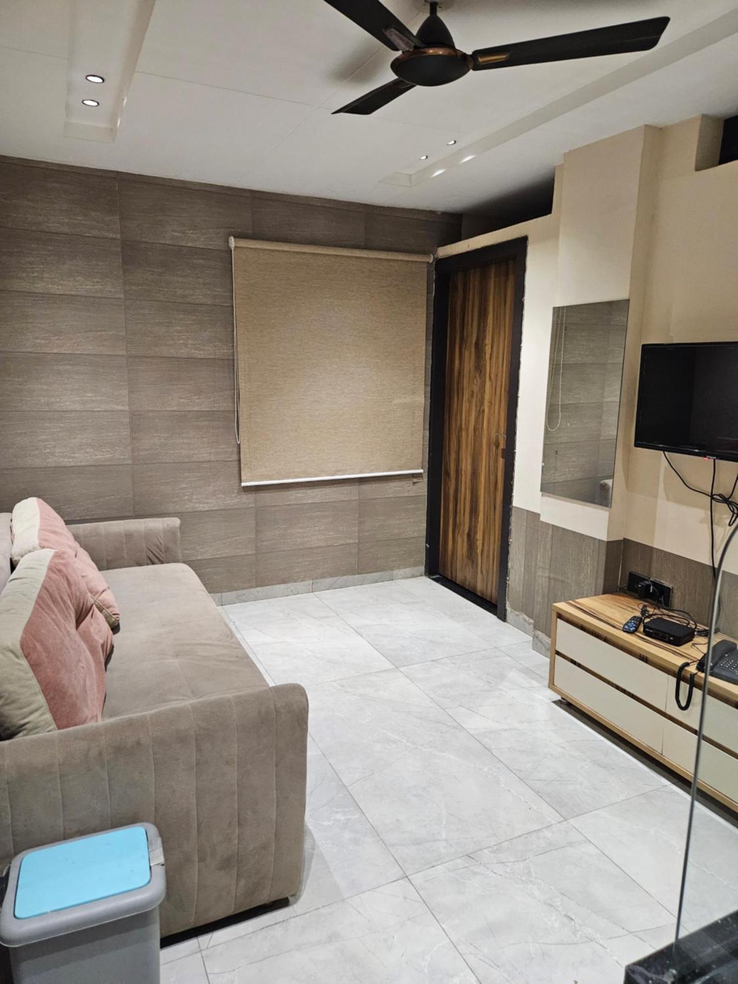 Stayez Studio Apartments 印多尔 外观 照片